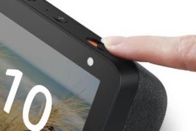 echo show cubierta camara